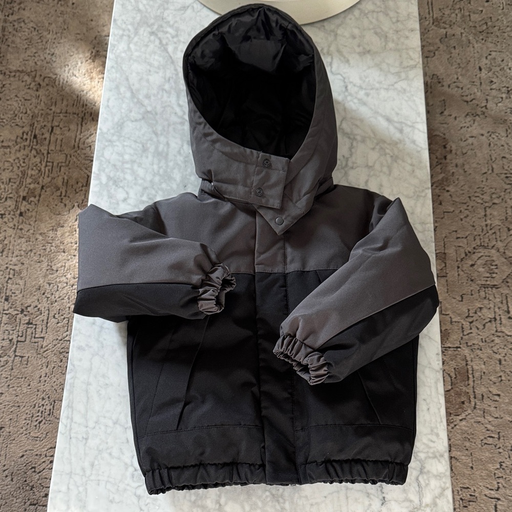 Uniqlo Kids toddler Two-Tone Hooded Puffer winter snow jacket 3-4T